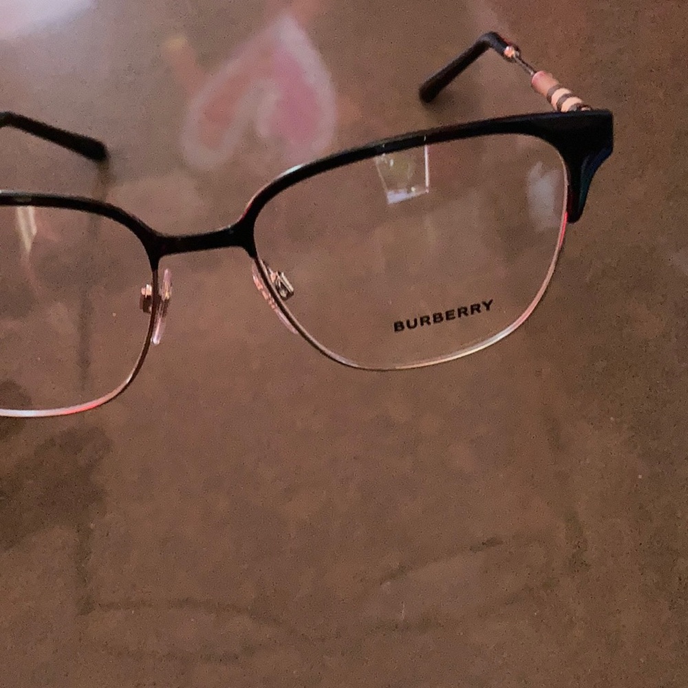 Women’s Designer frames - Picture 2 of 4